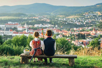 Velikonoce v jižních Čechách: Tradice, chutě a zážitky Velikonoce v jižních Čechách: Tradice, chutě a zážitky